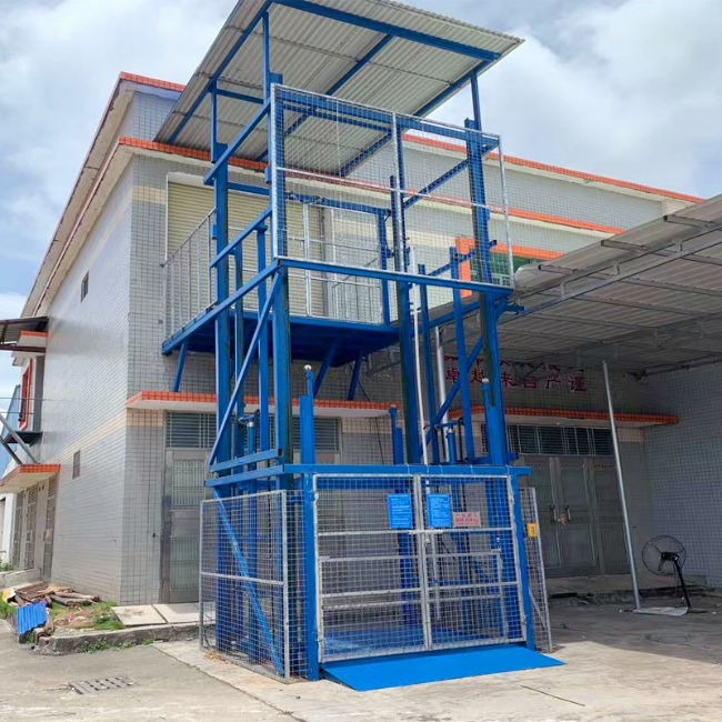 新疆建材厂室外升降货梯安装