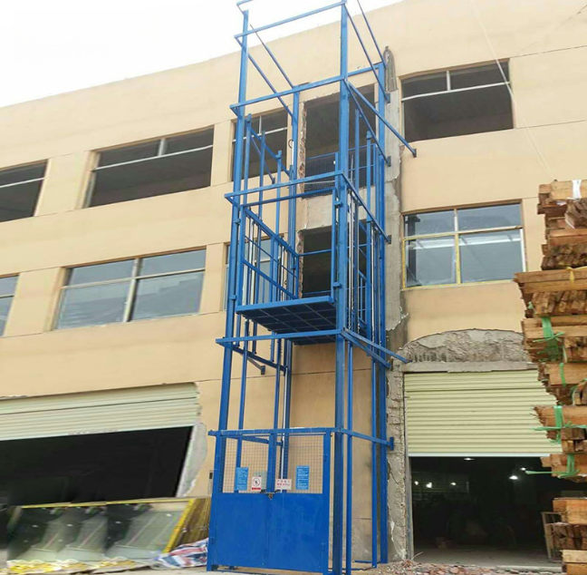 新疆建材厂室外物料提升